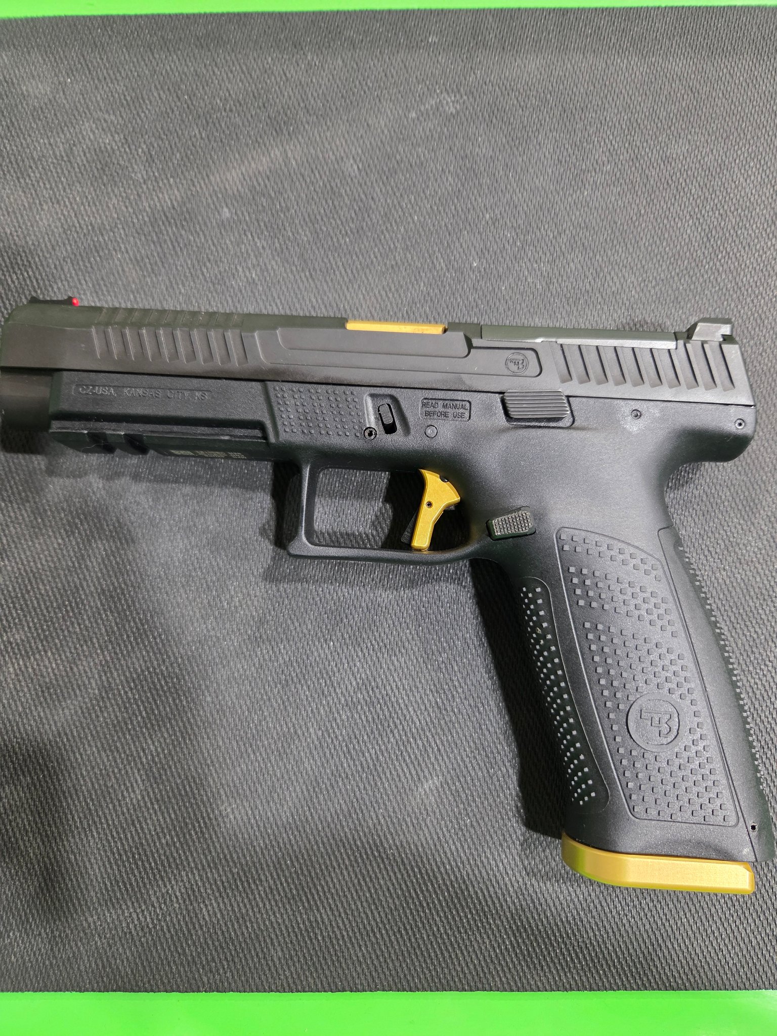 CZ P10F